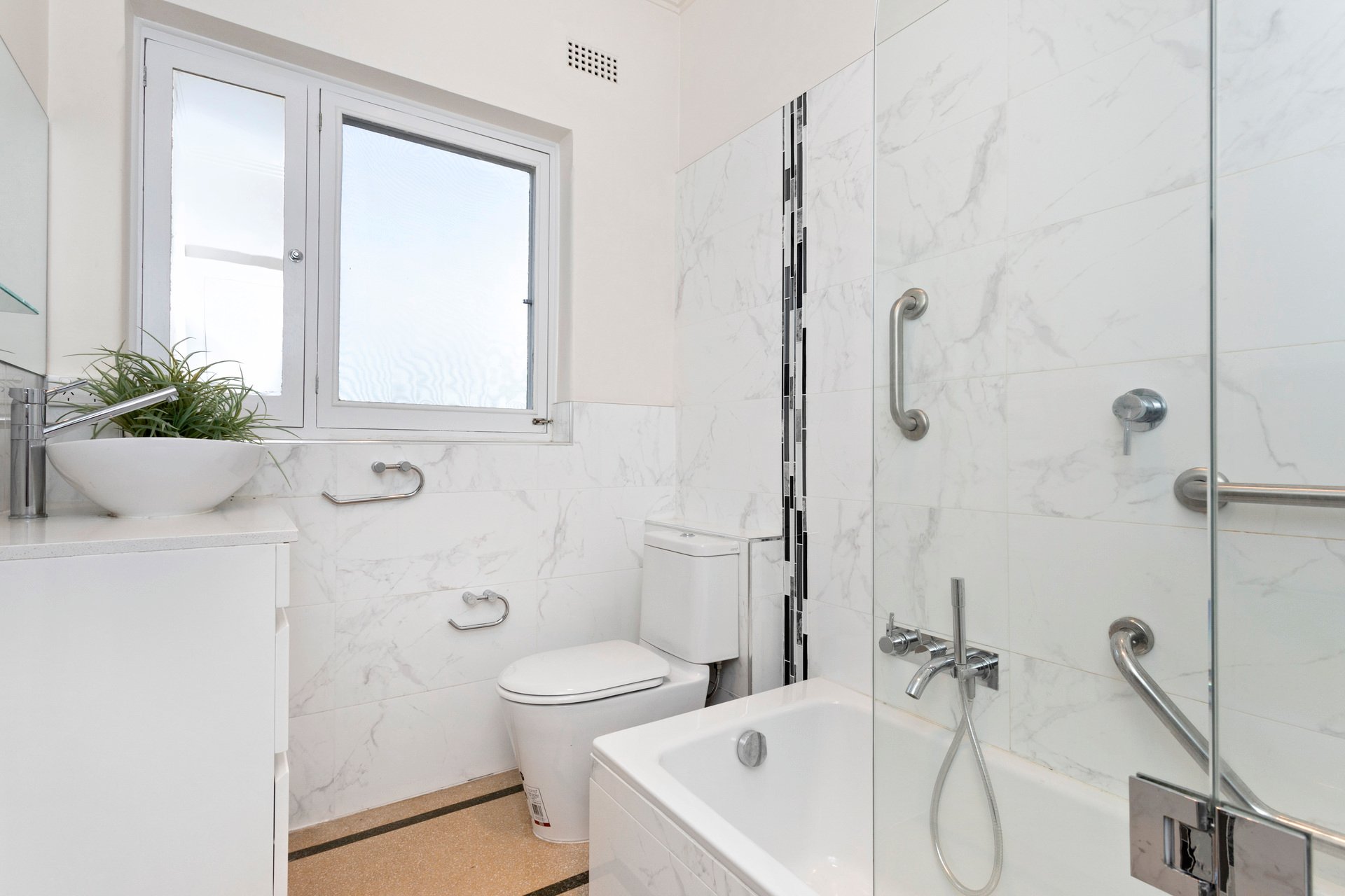 Property Gallery Thumbnail 8
