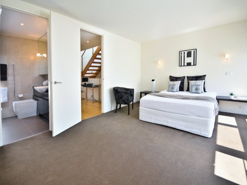 93A Erskine Street, Middle Park image 6