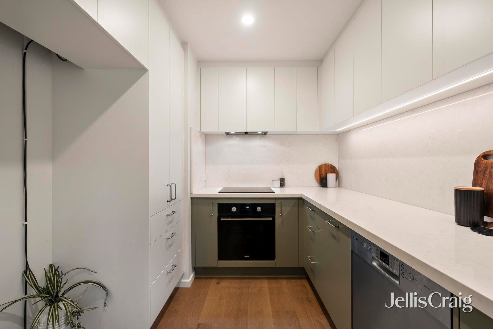 9/4-6 Allens Road, Heathmont image 3