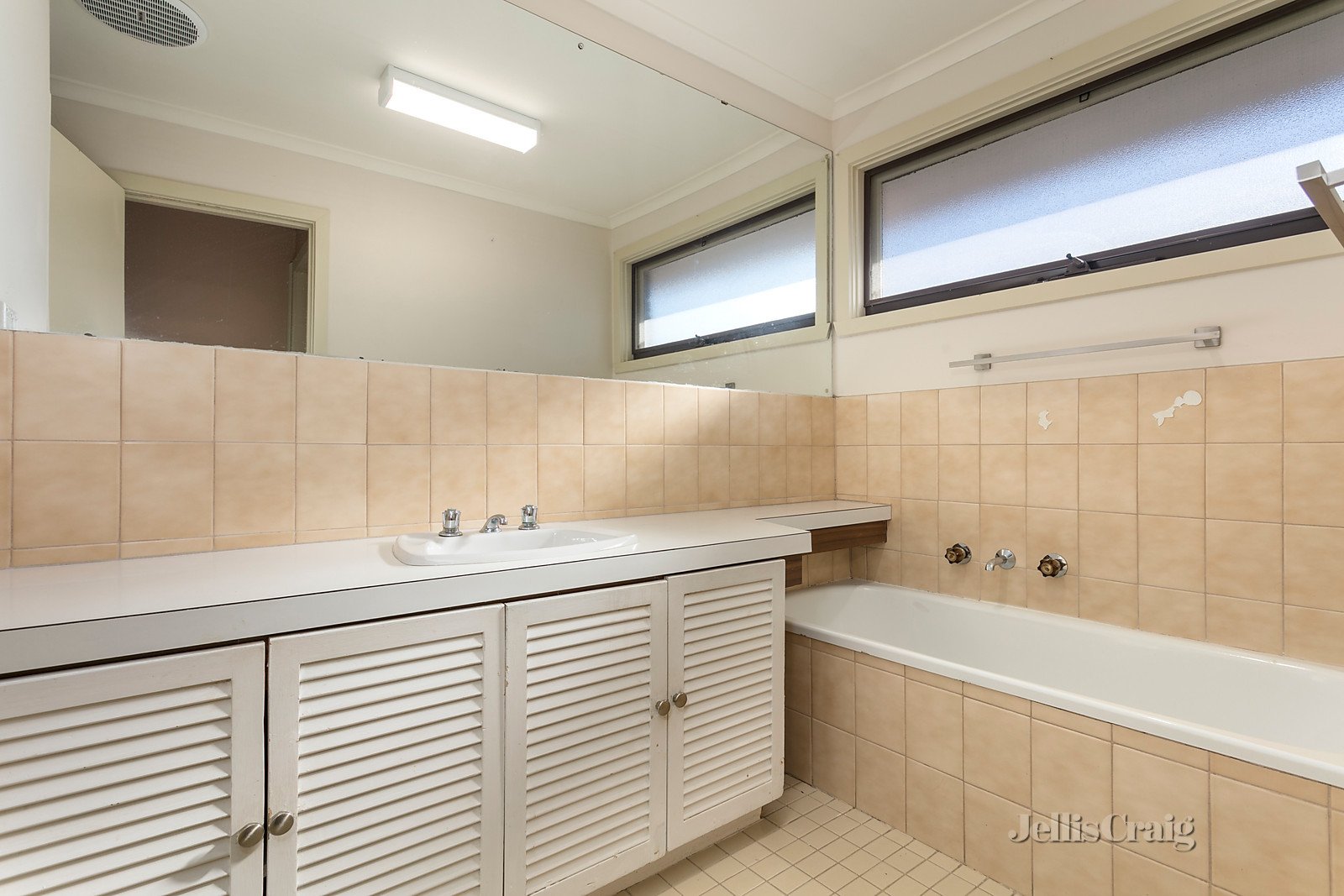 94 Atheldene Drive, St Albans image 5