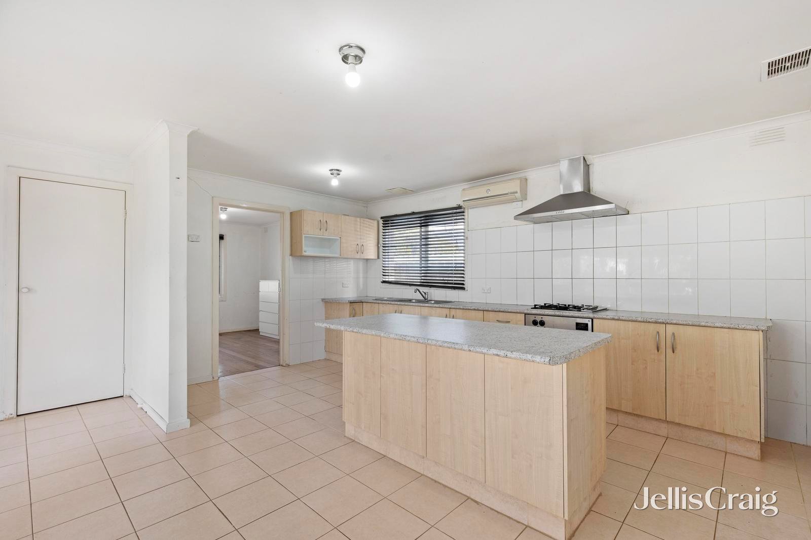 94 Bedford Road, Heathmont image 5