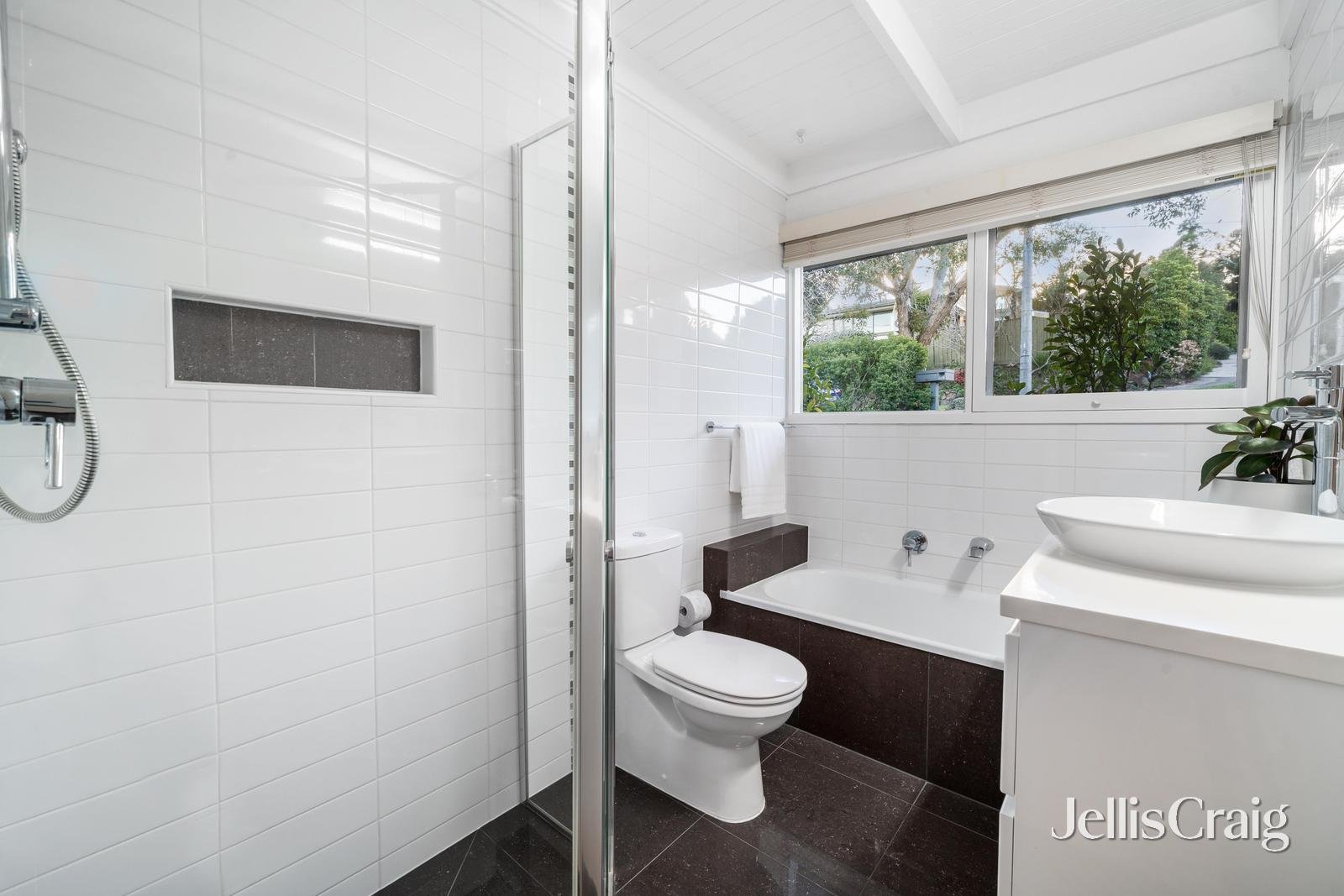 94 Buckingham Drive, Heidelberg image 13