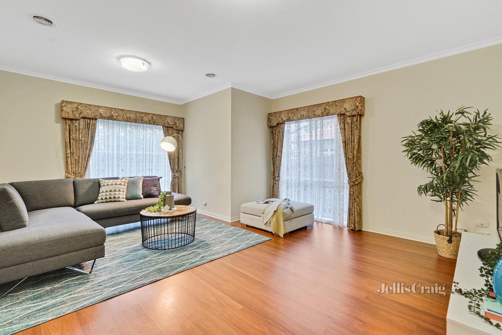 94 Callaghan Avenue, Glen Waverley image 3