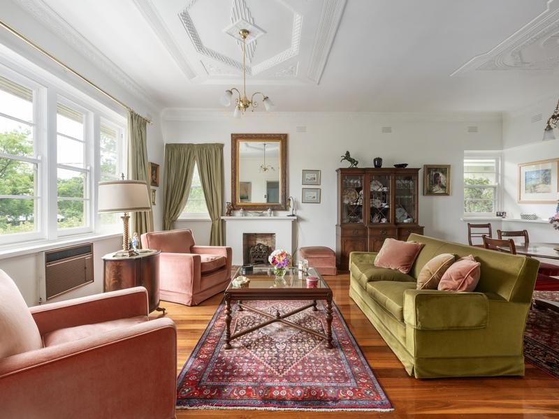 94 Glen Iris Road, Glen Iris image 3