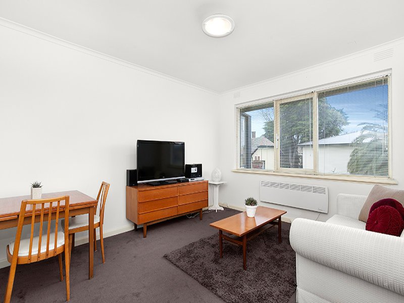 9/4 Hartpury Street, Elwood image 5