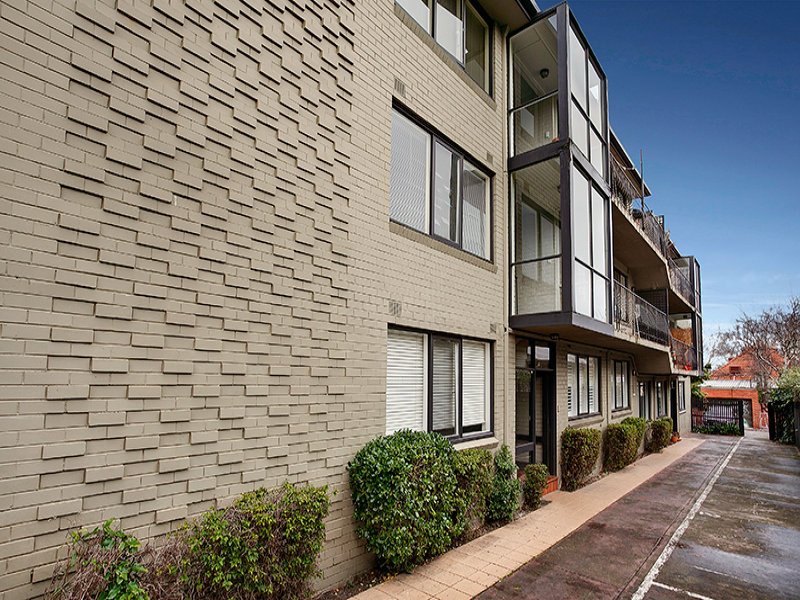 9/4 Hartpury Street, Elwood image 7