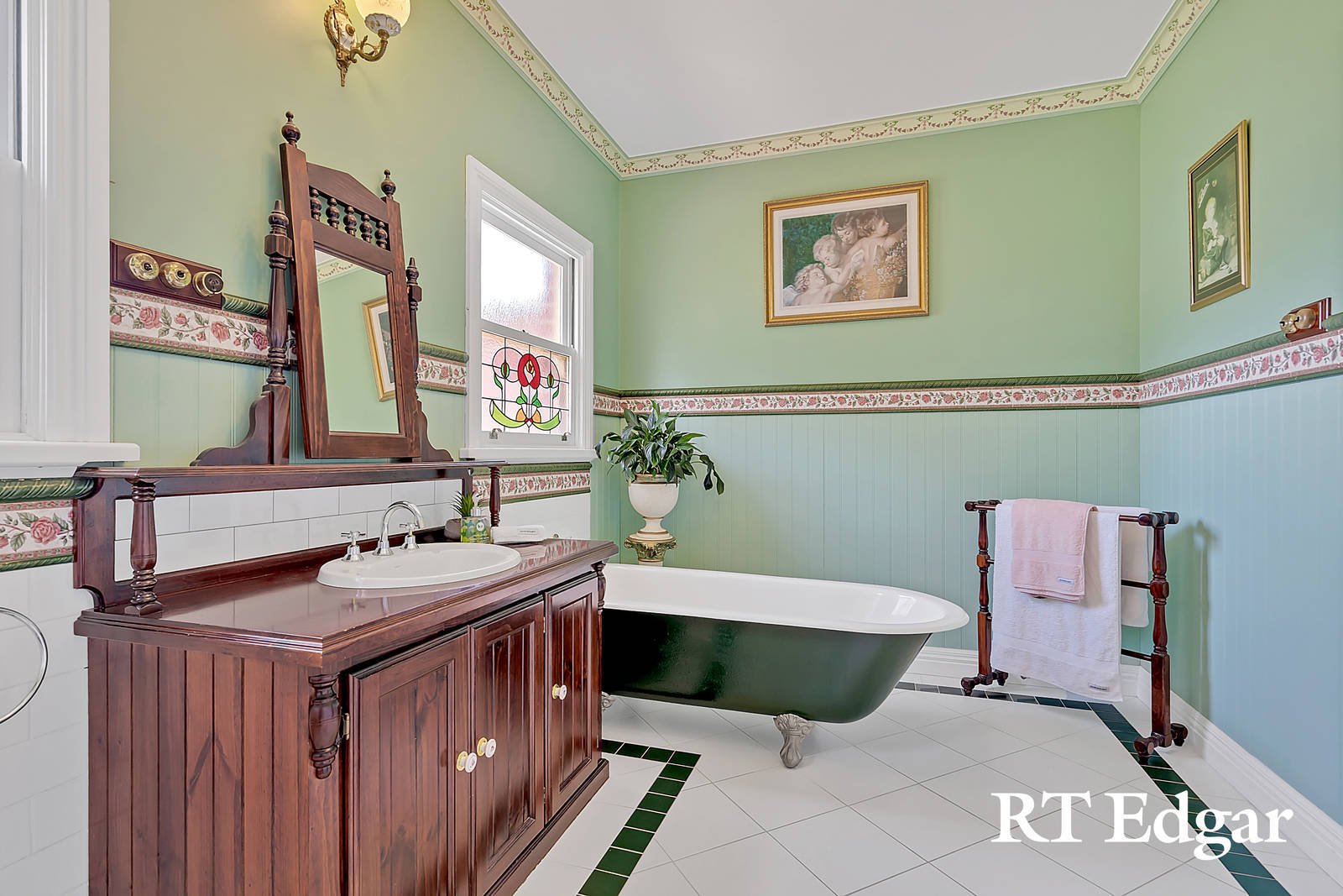 Property Gallery Thumbnail 15