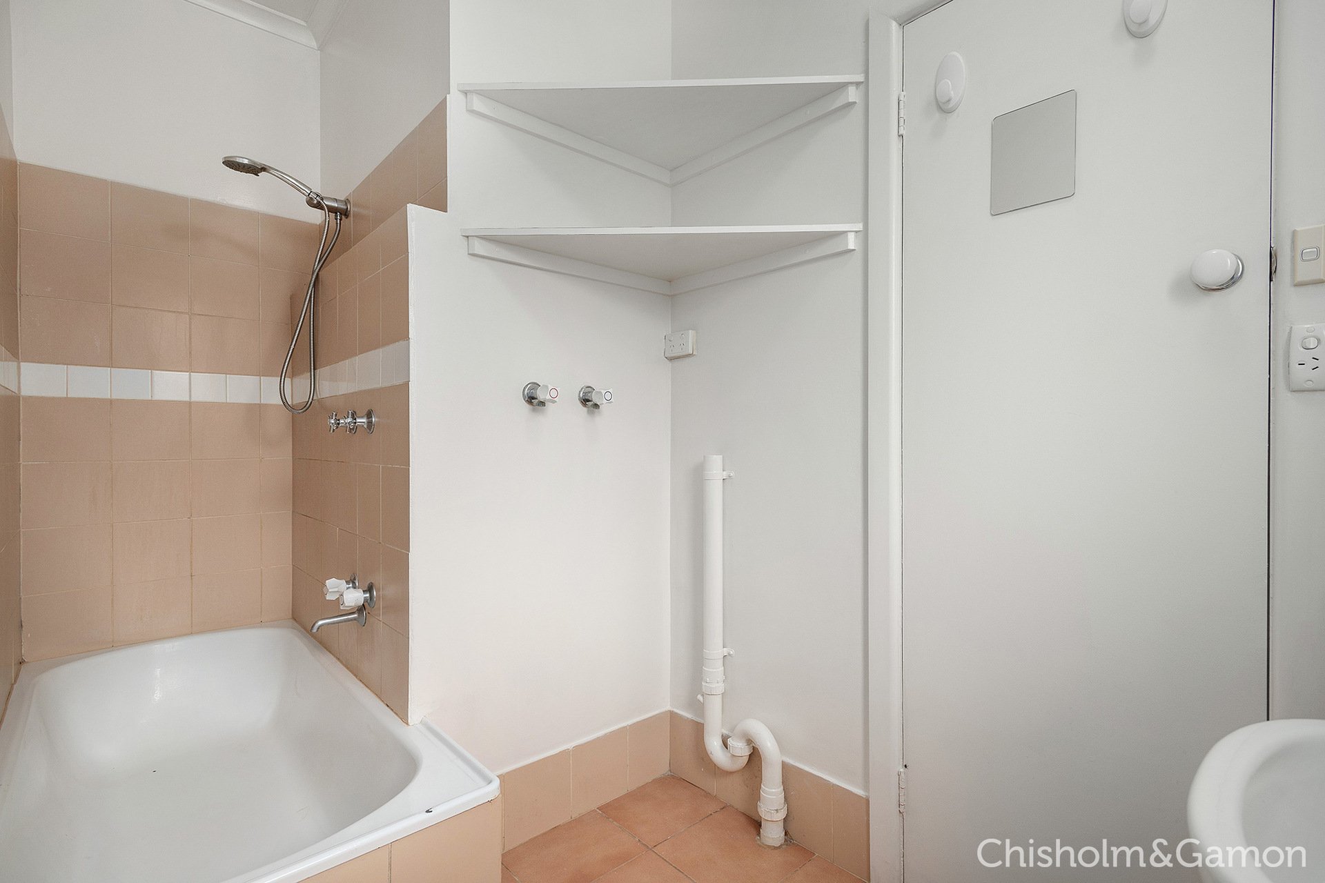 9/4 Poets Grove, Elwood image 5