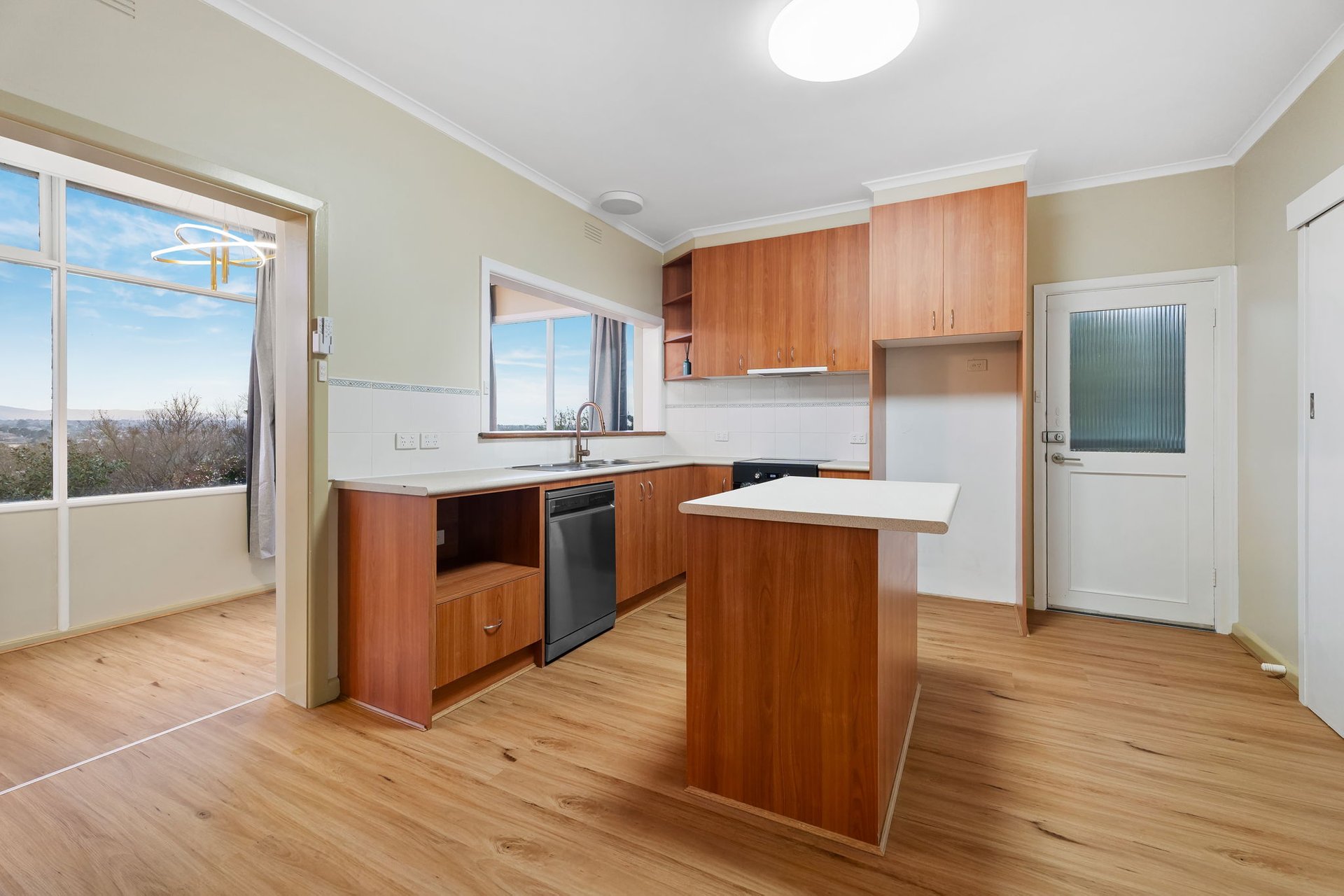 94 Whittens Lane, Doncaster image 3