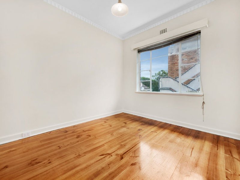 9/41A Eildon Road, St Kilda image 6