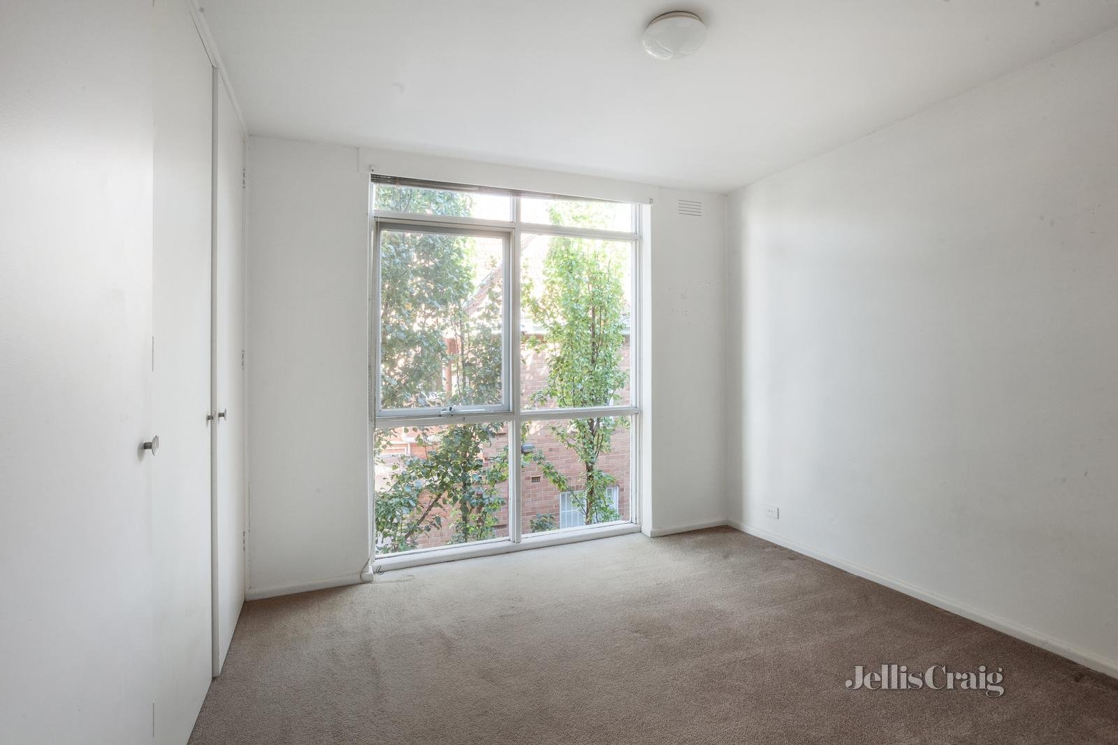 9/43 Kensington Road, South Yarra image 5