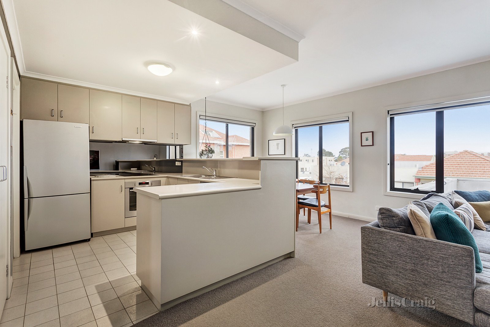 94/337 Station Street, Thornbury image 3