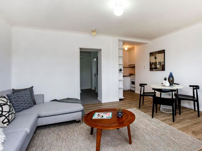 9/44 Fletcher Street, Essendon image 2