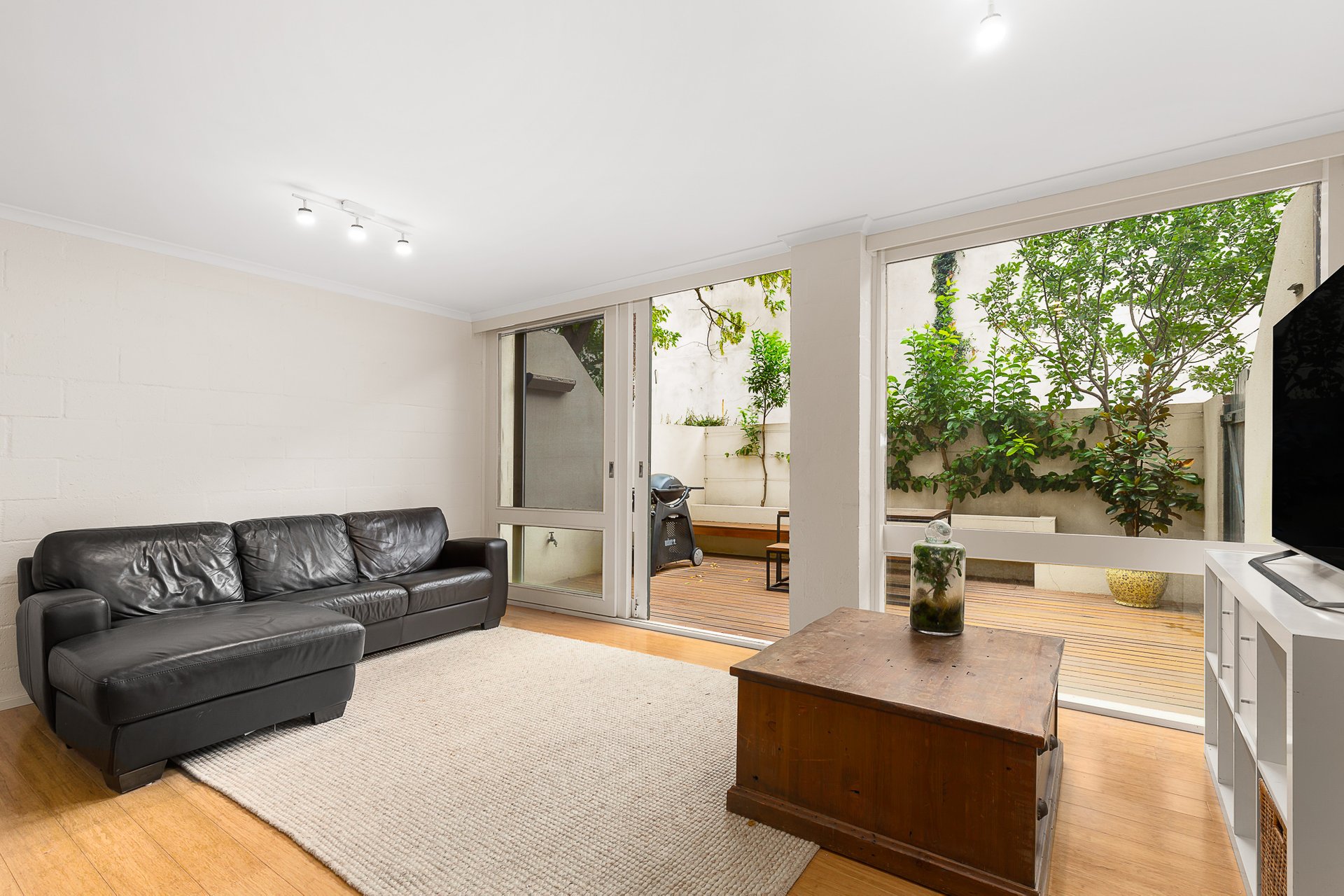 9/458 St Kilda Road, Melbourne image 2
