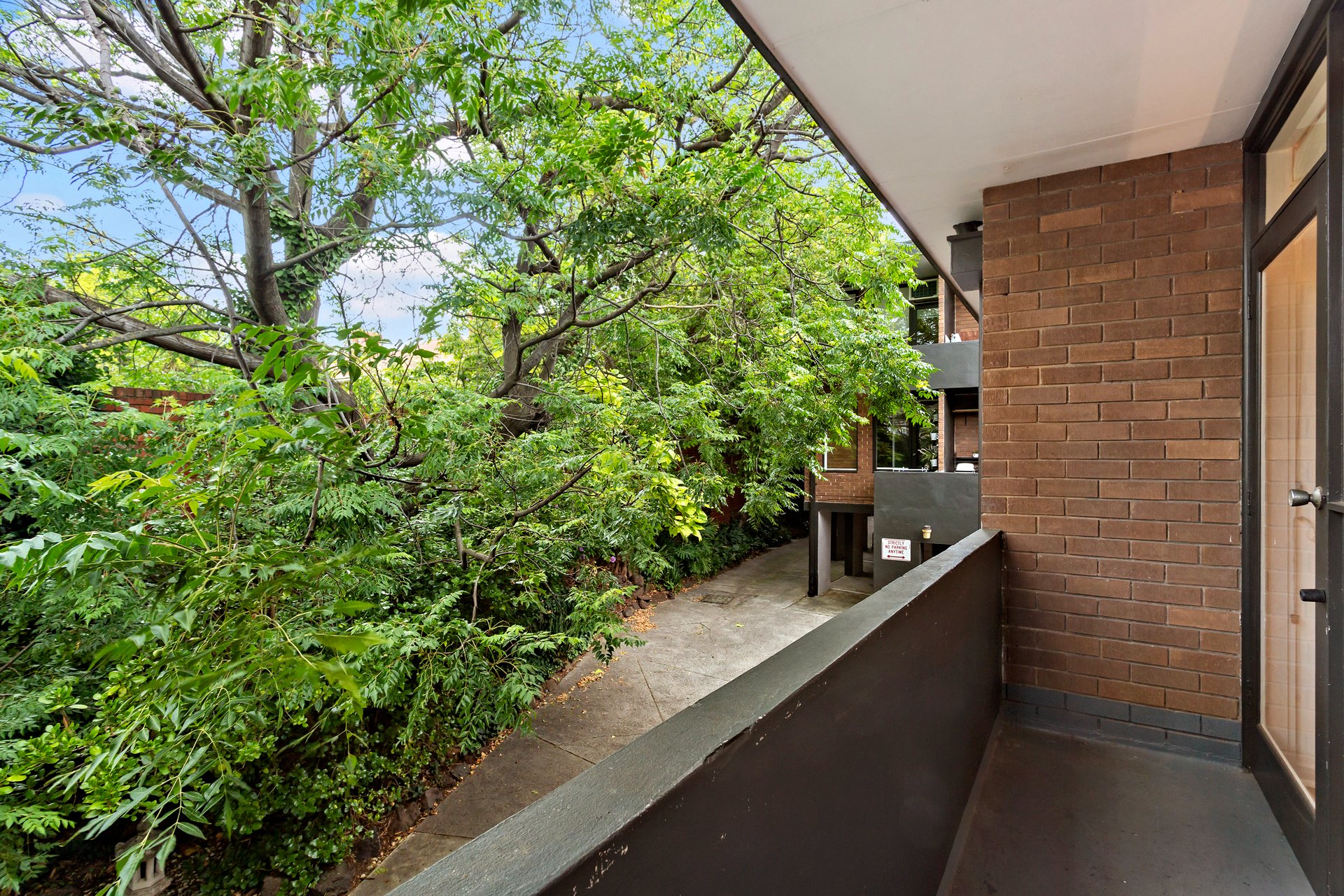 Property Gallery Thumbnail 11