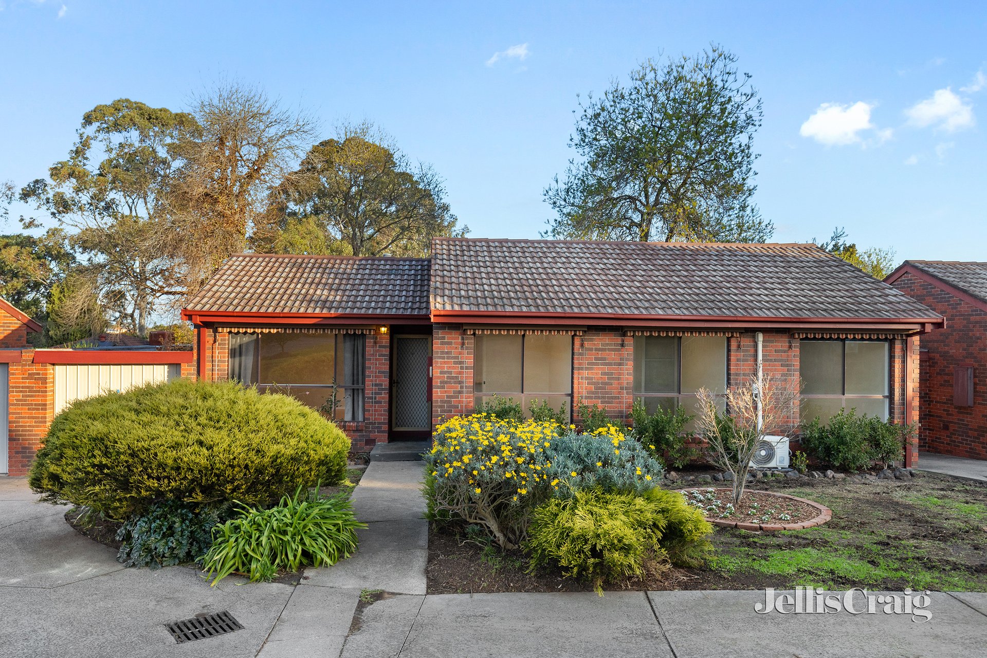 9/49 Vermont Parade, Greensborough image 1