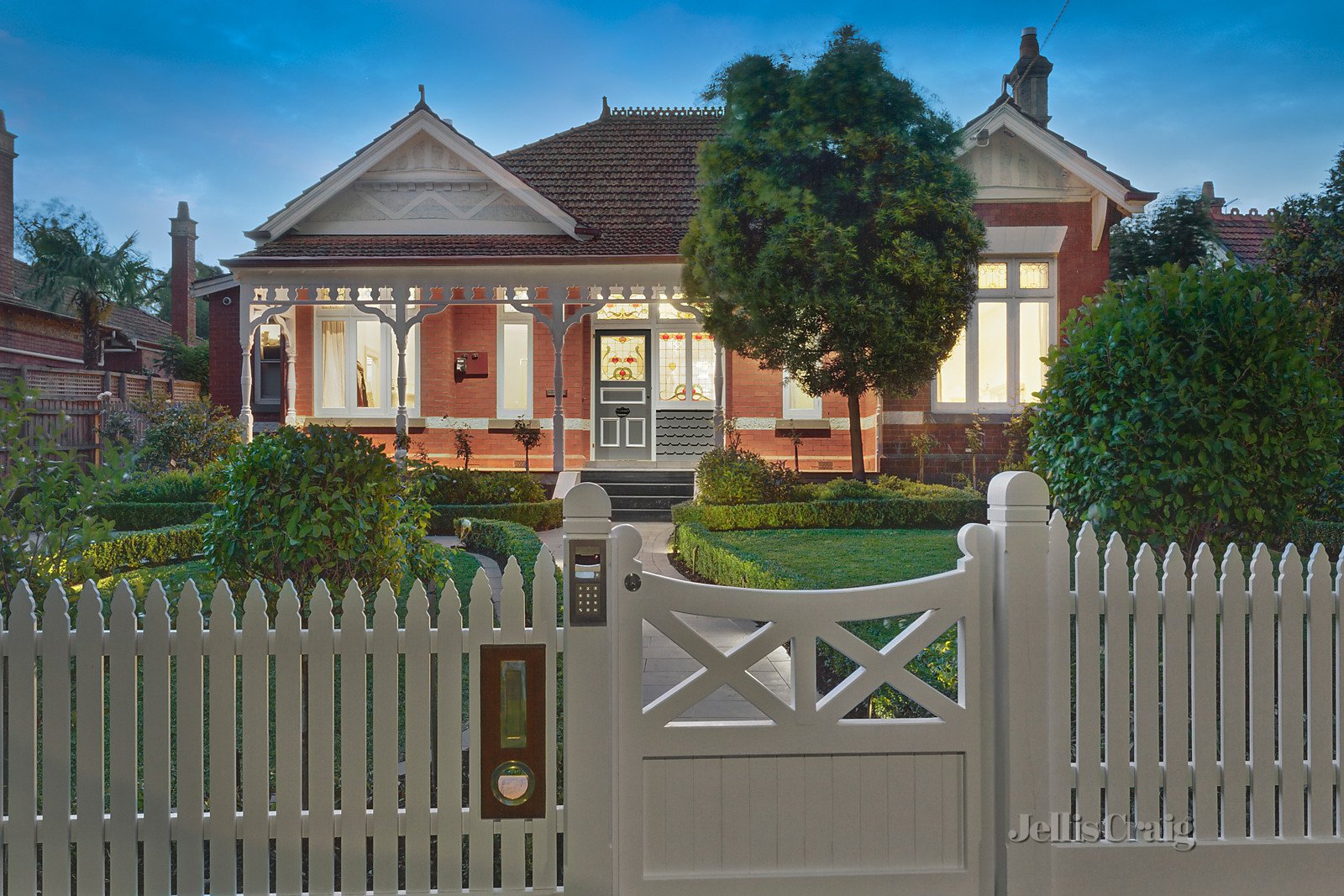 95 Broadway, Camberwell
- Print Image 1