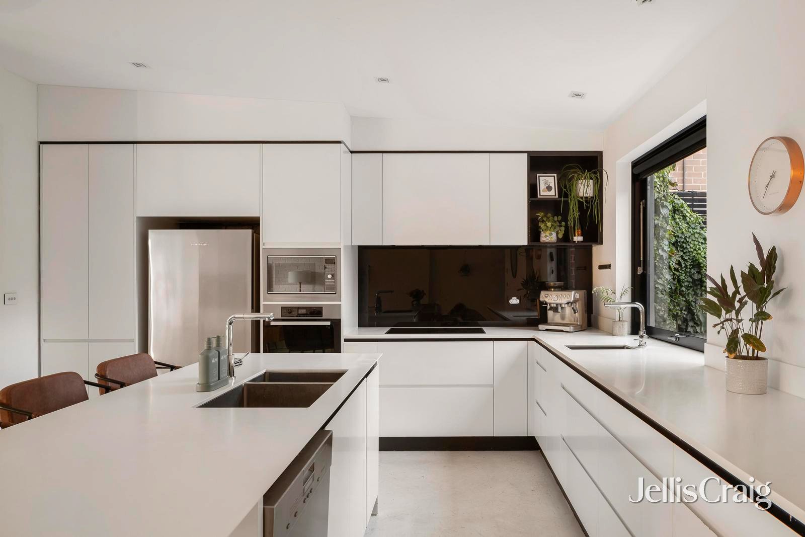 95 Grosvenor Street, Balaclava image 4