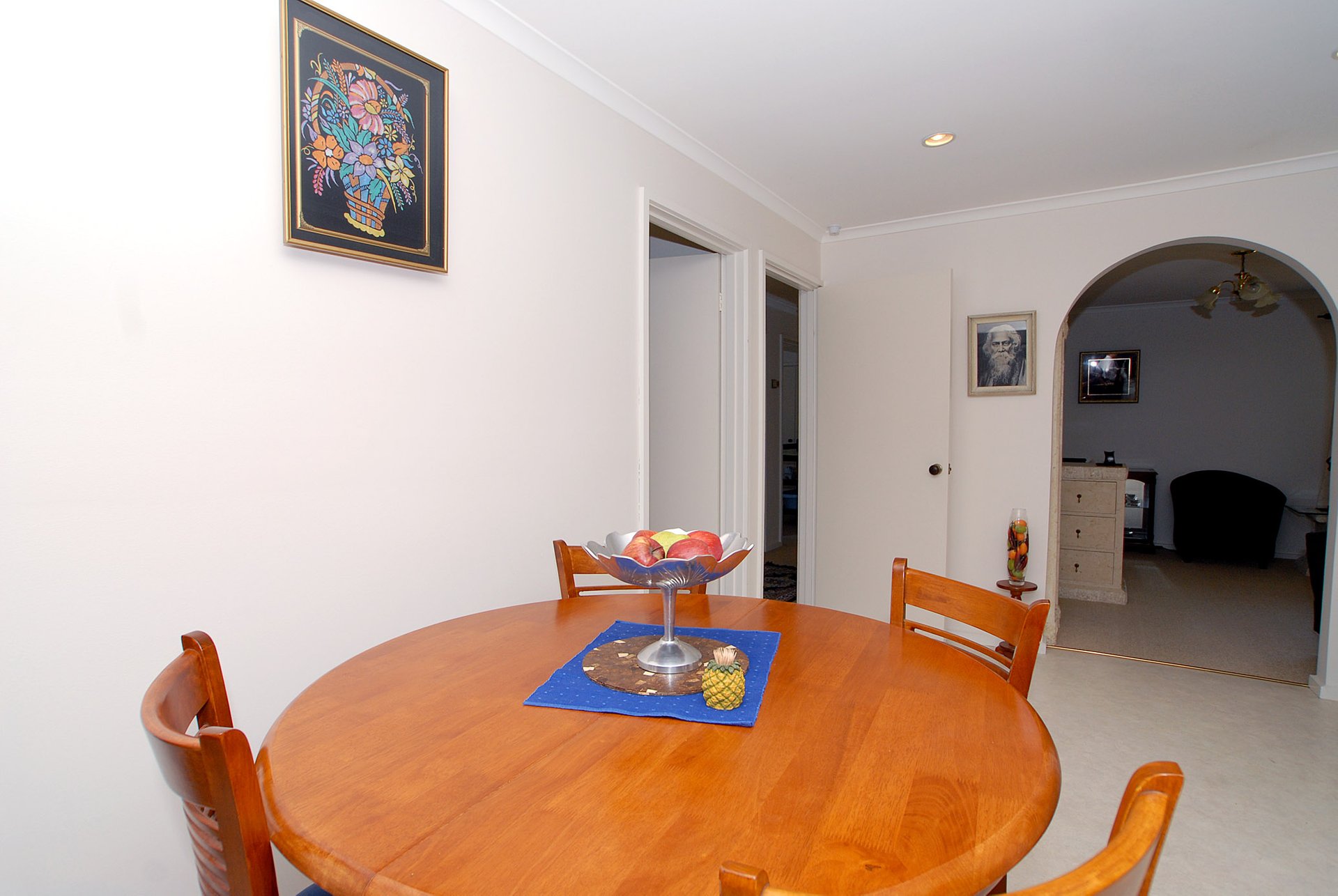 95 King Arthur Drive, Glen Waverley image 5
