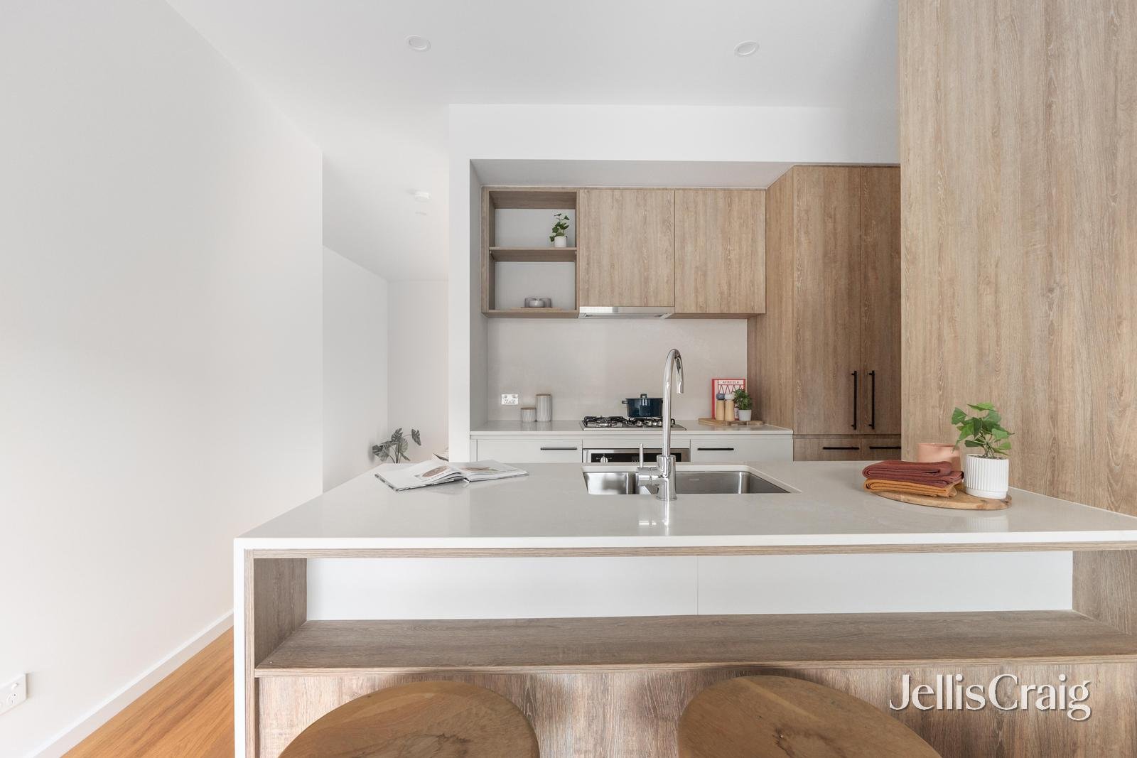 9/5 Nova Circuit, Bundoora image 5