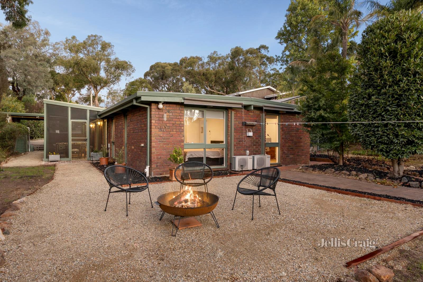 95 Pine Road, Mooroolbark image 16