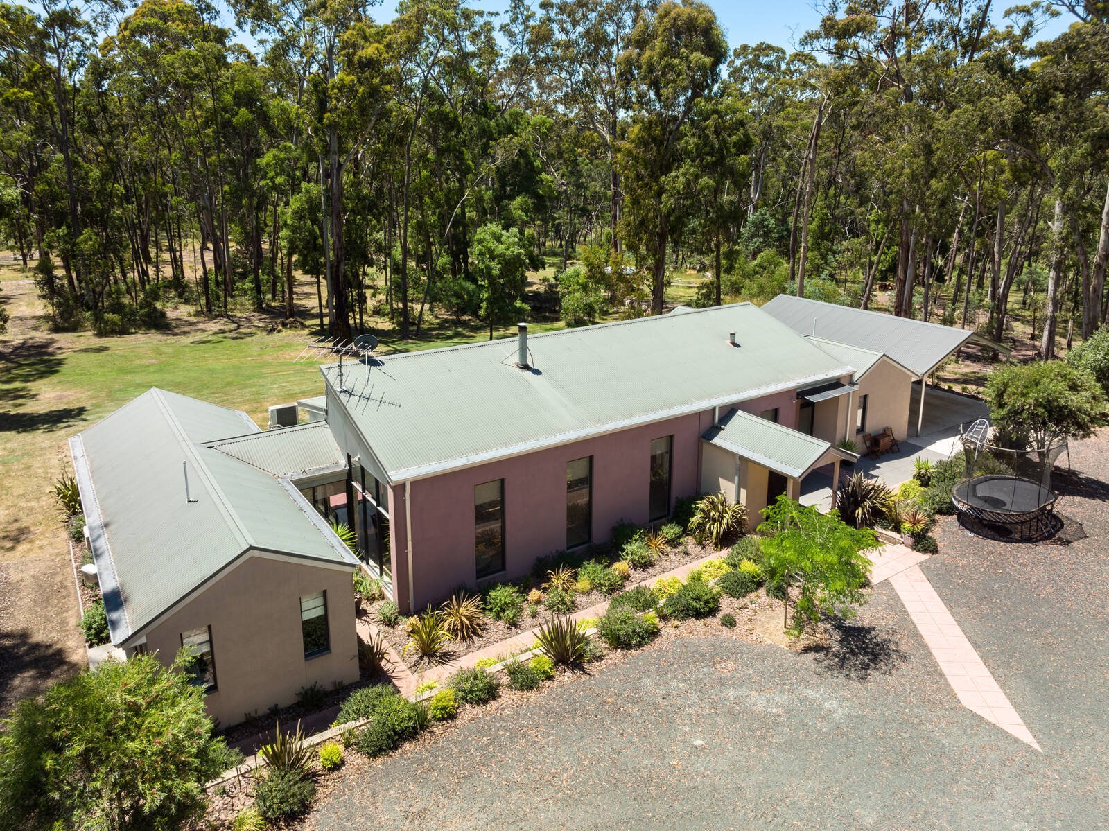 Property Gallery Thumbnail 13