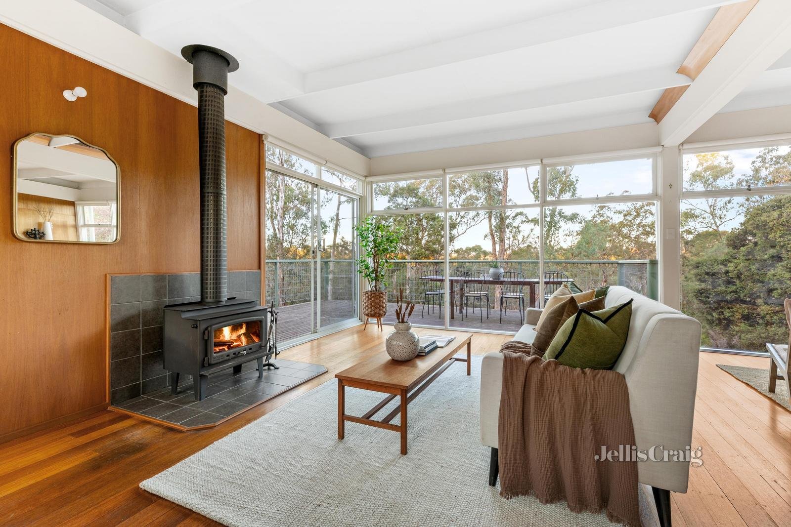95 Sweeneys Lane, Eltham image 5