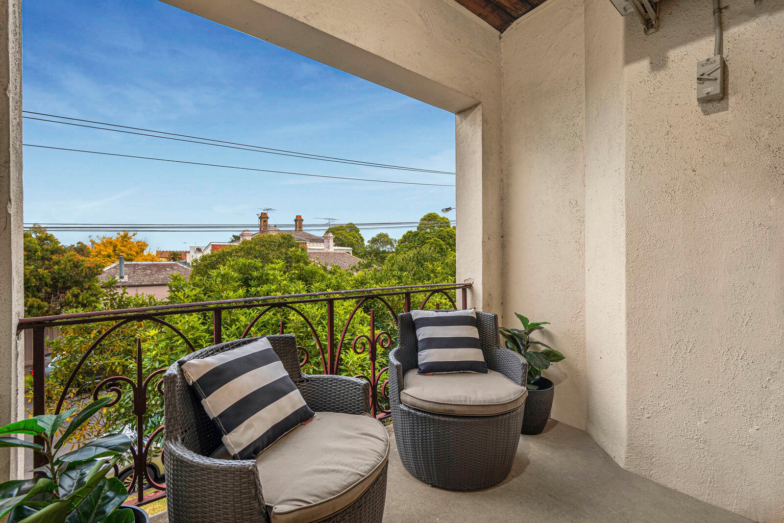 Property Gallery Thumbnail 9