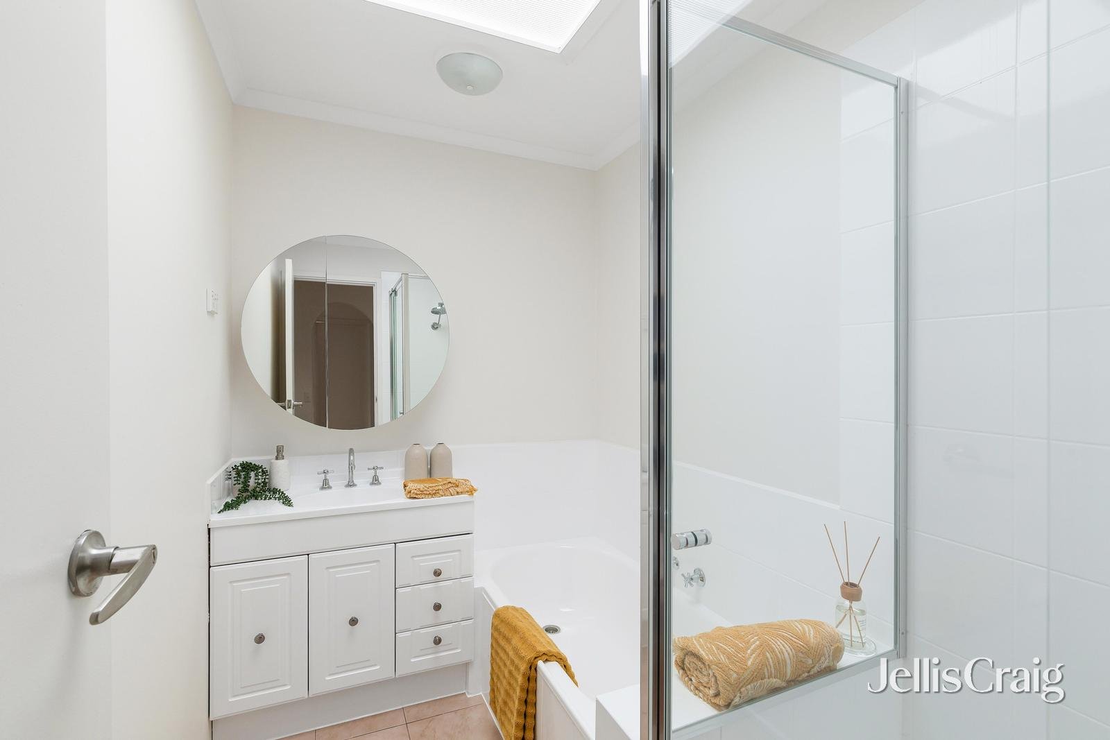 9/50 Scotland Avenue, Greensborough image 7