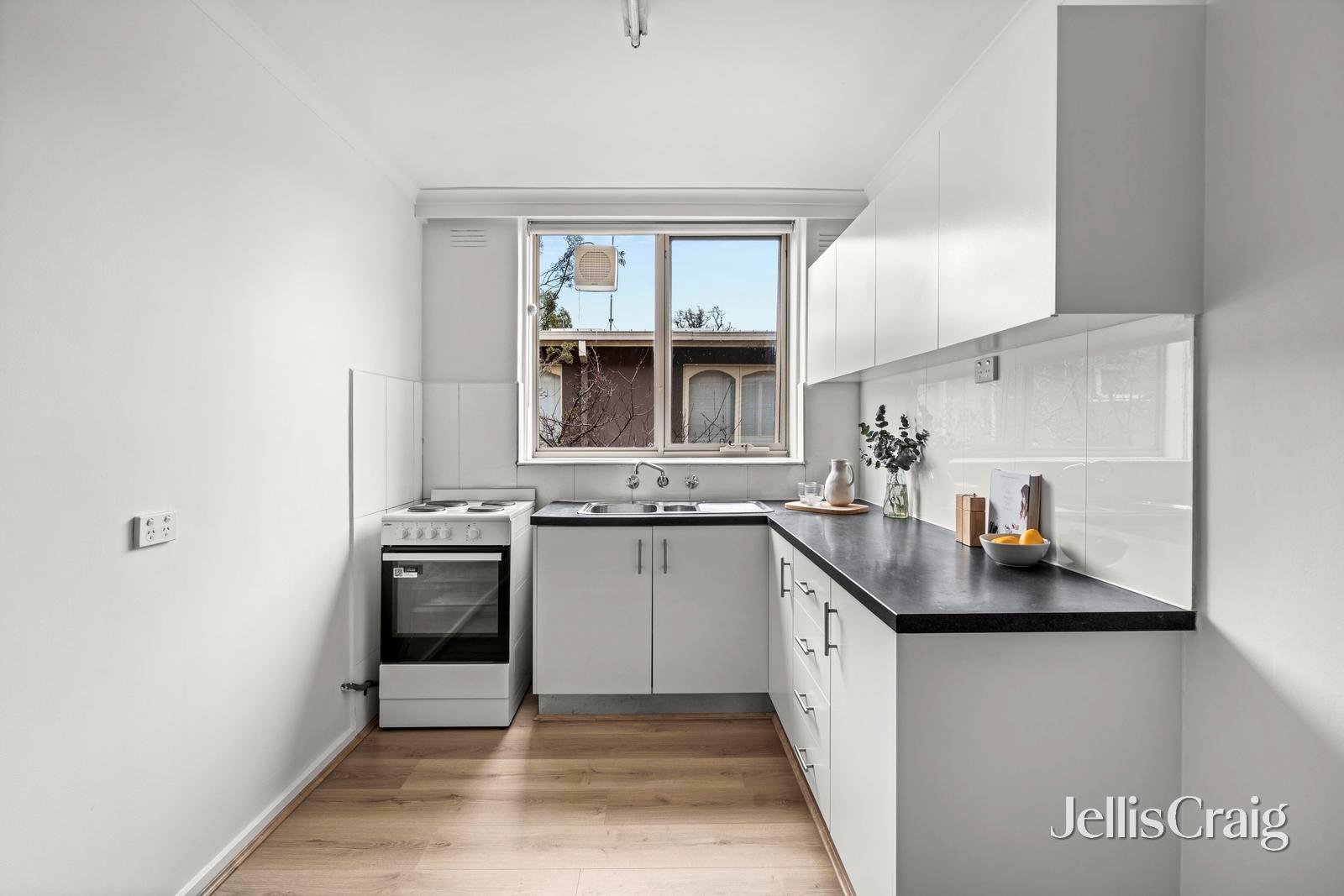 9/51 De Carle Street, Brunswick image 4