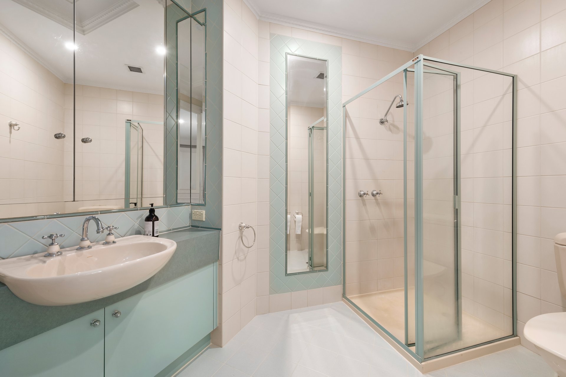 Property Gallery Thumbnail 8