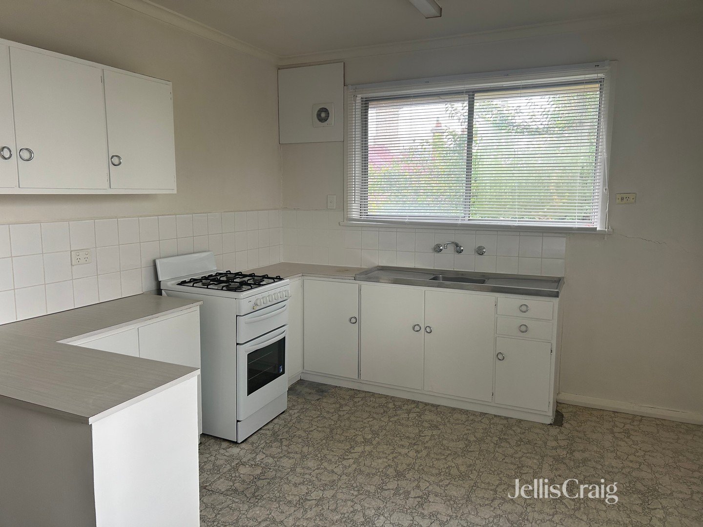 9/53 Woolton Avenue, Thornbury image 3