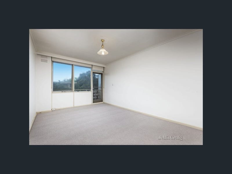 9/56 Tennyson Street, Elwood image 3