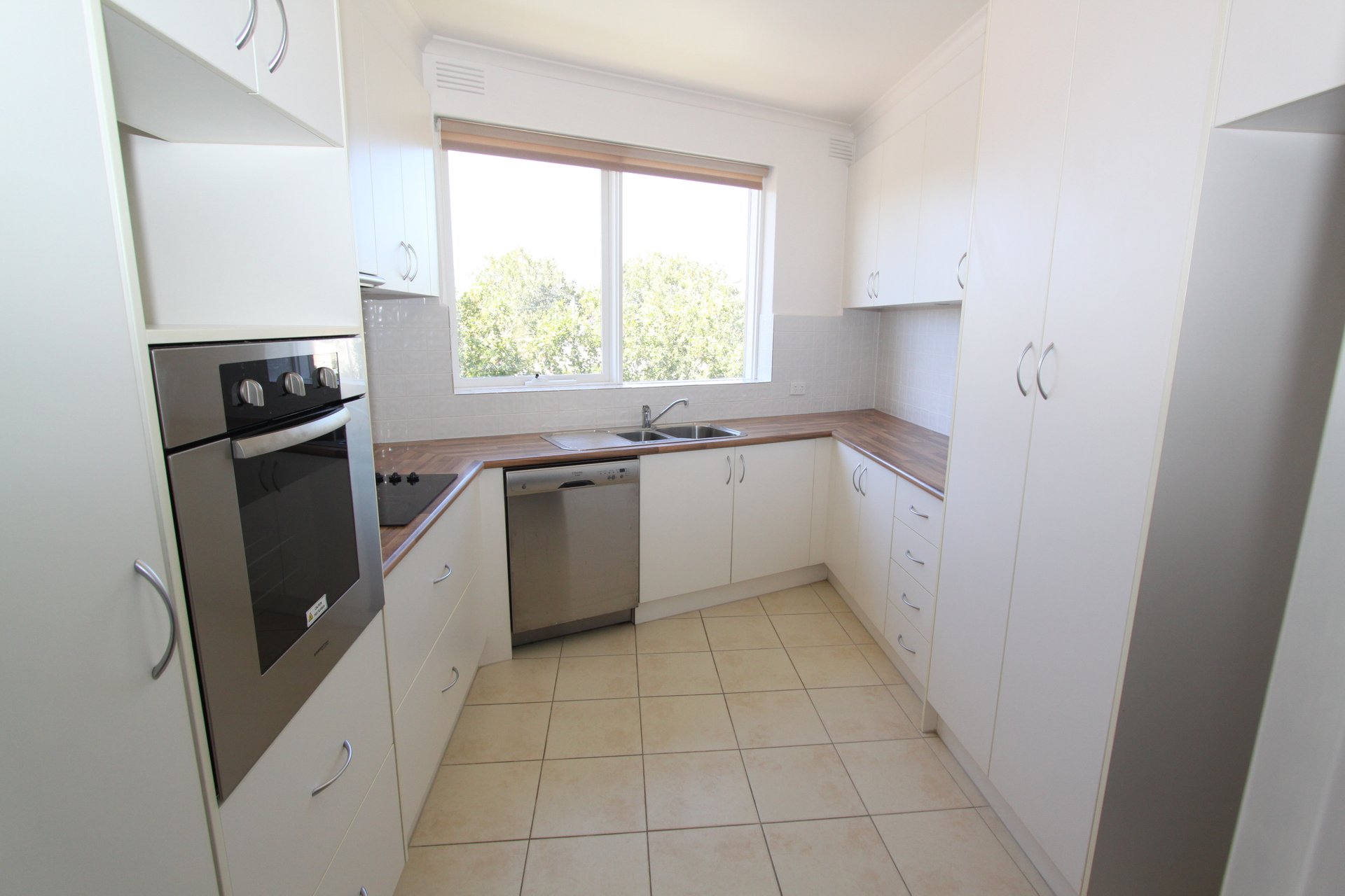 Property Gallery Thumbnail 2