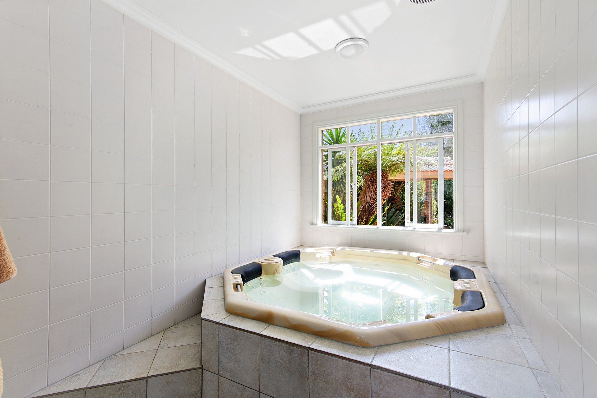 Property Gallery Thumbnail 10