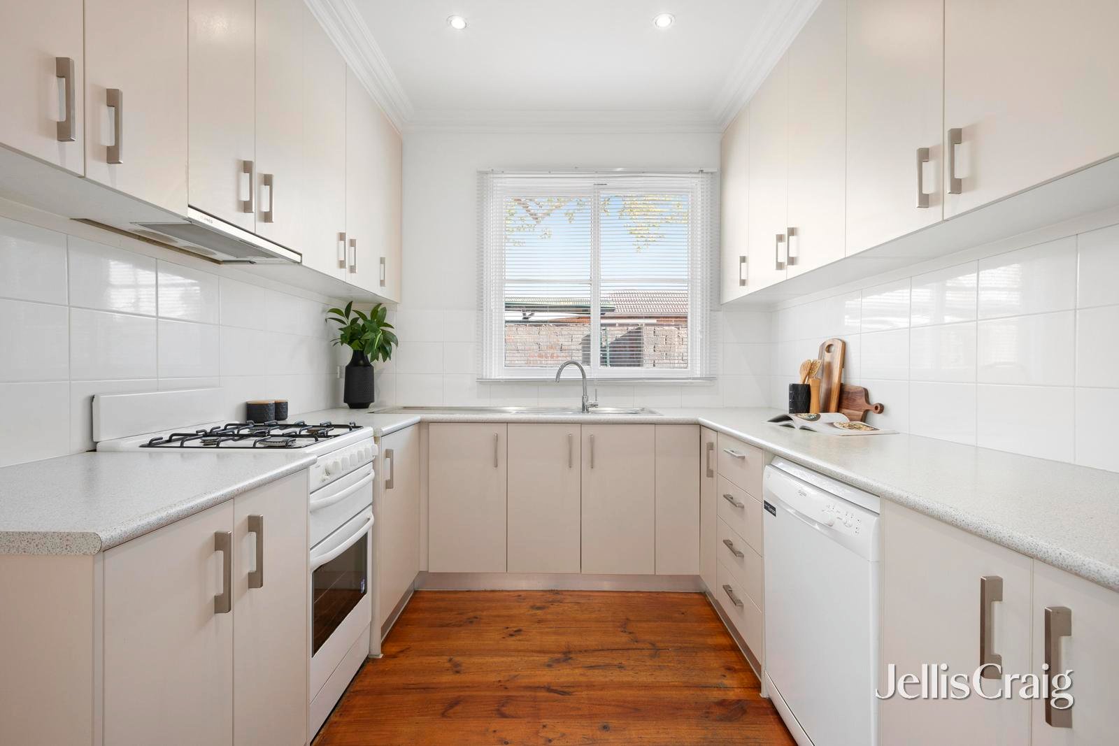 96 Cochrane Street, Brighton image 5