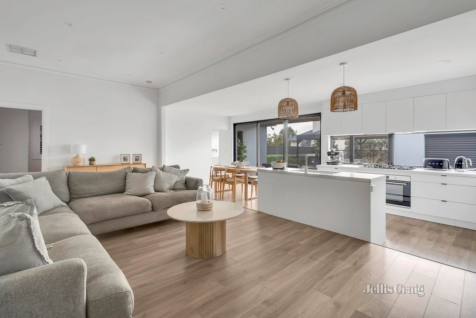 96 Landells Road, Pascoe Vale image 2
