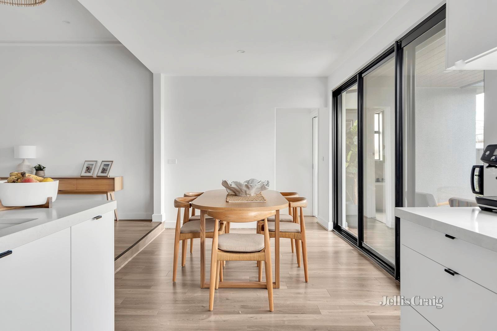 96 Landells Road, Pascoe Vale image 4
