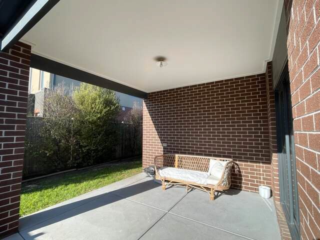 96 Lincoln Avenue, Officer image 11