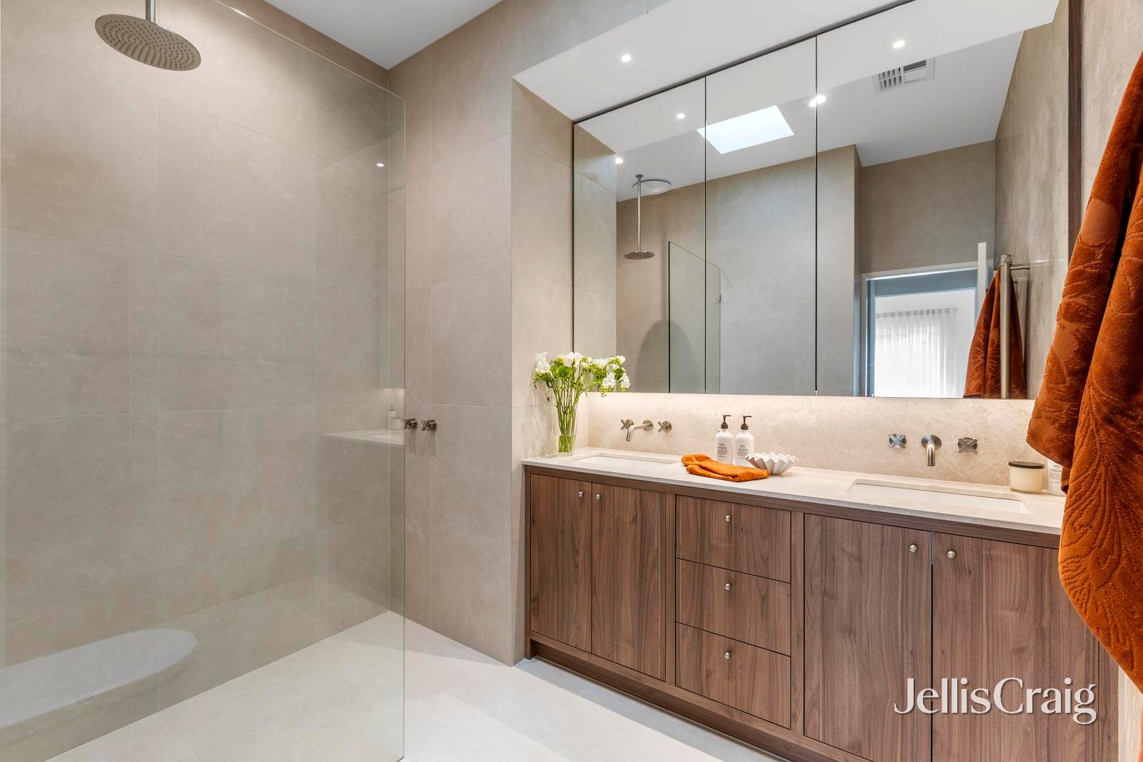 96 Valley Parade, Glen Iris image 13