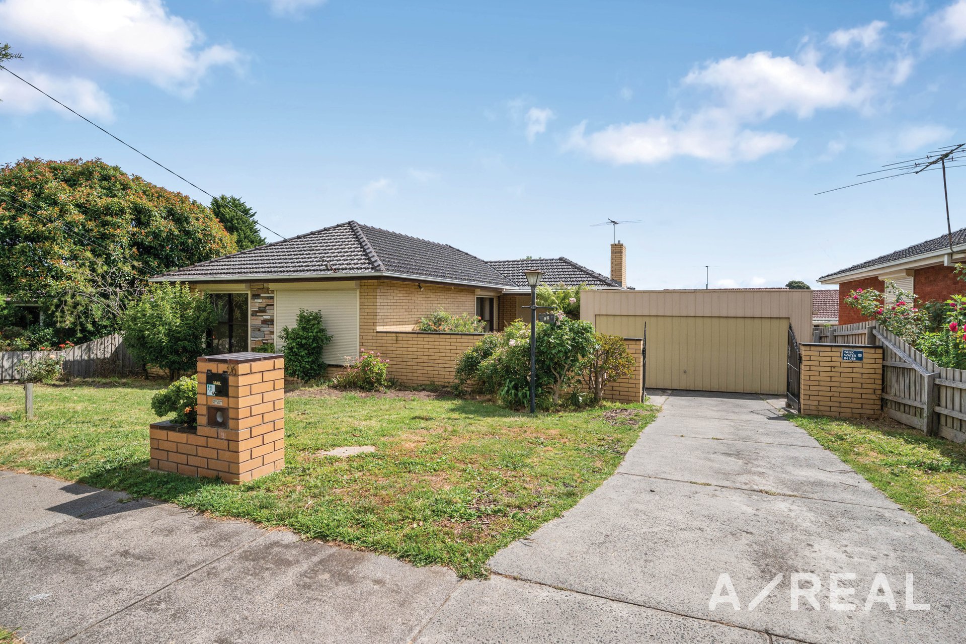 96 Whites Lane, Glen Waverley VIC 3150