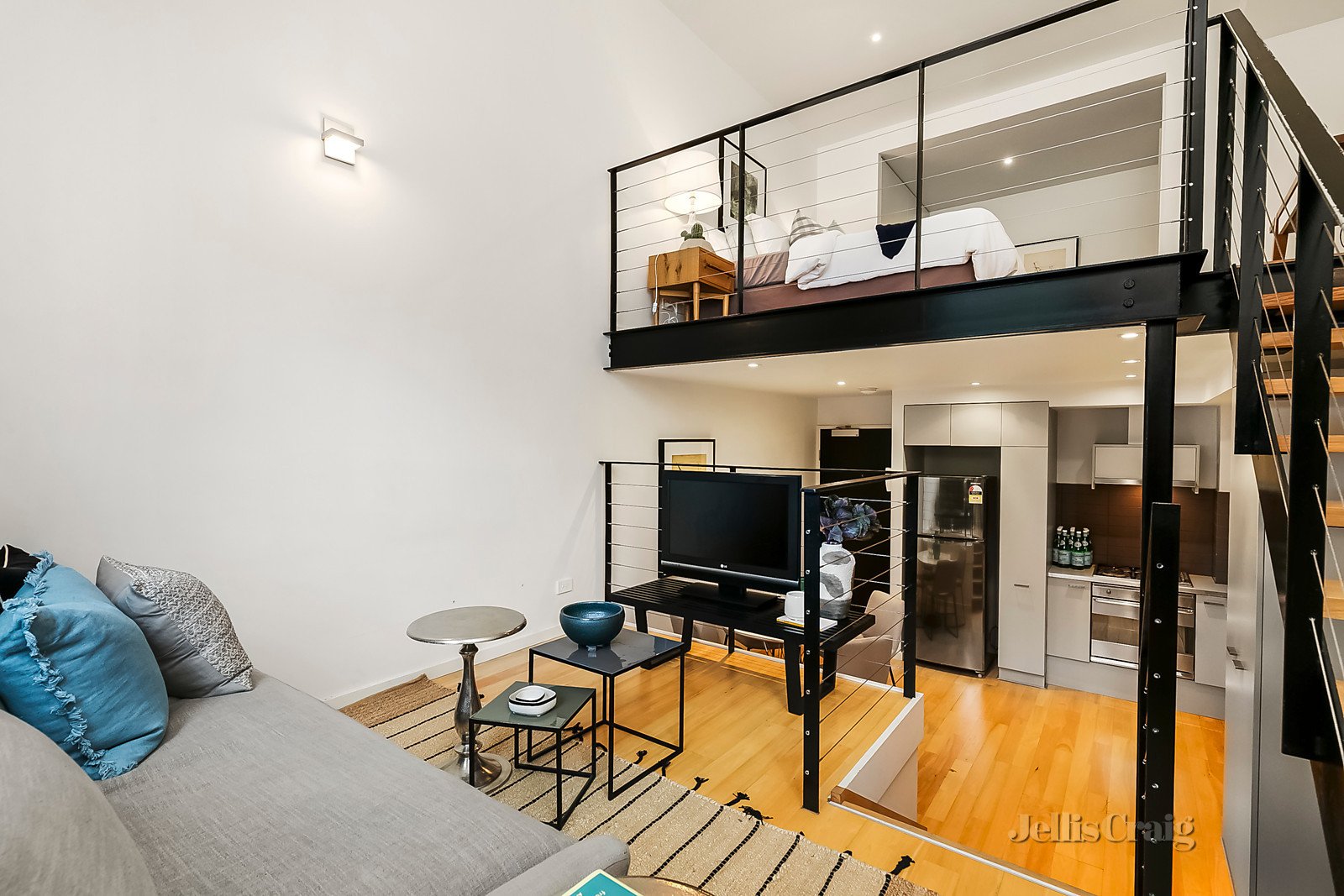 9/61 MacKenzie Street, Melbourne image 2