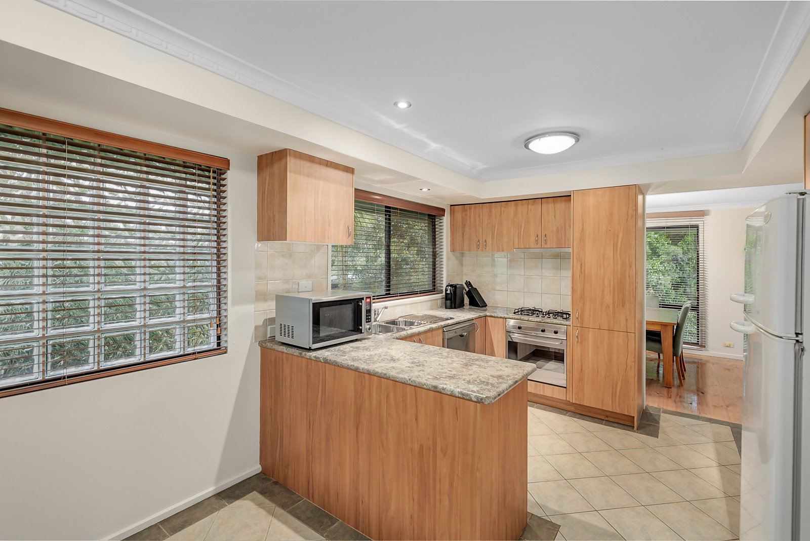 963 Ferntree Gully Road, Wheelers Hill image 3