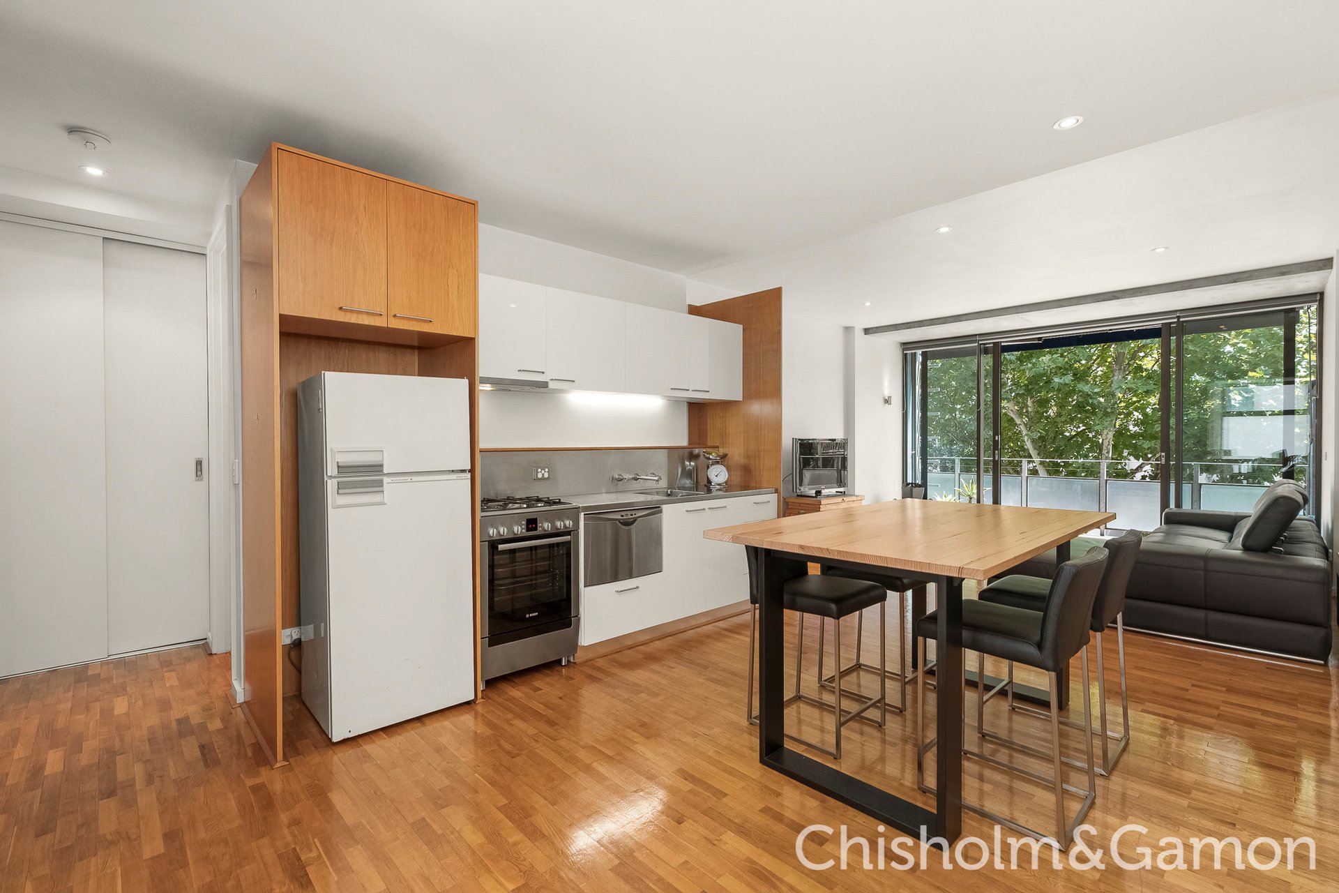 9/63 Ormond Esplanade, Elwood image 2