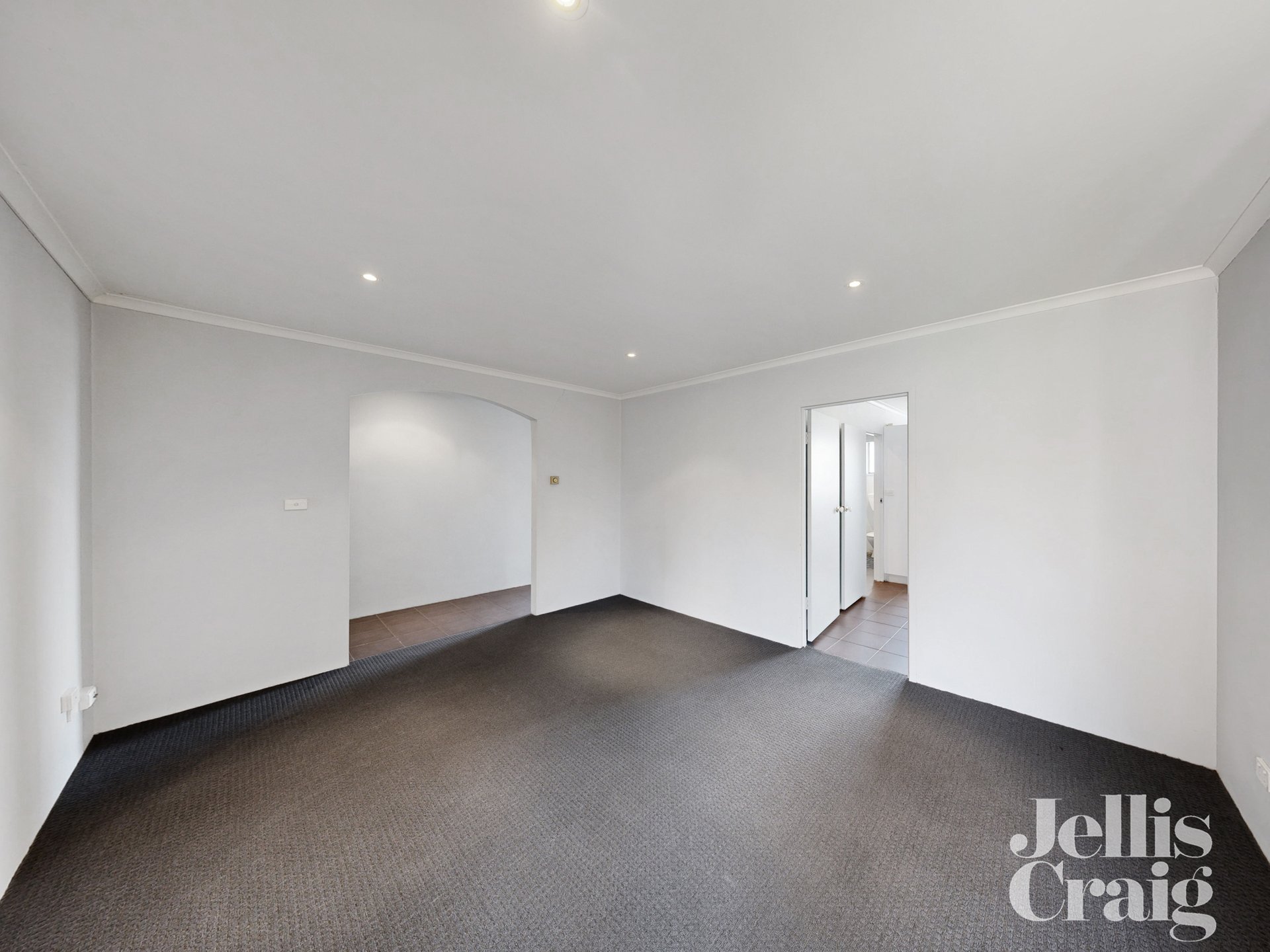 9/7-9 Grice Crescent, Essendon image 7