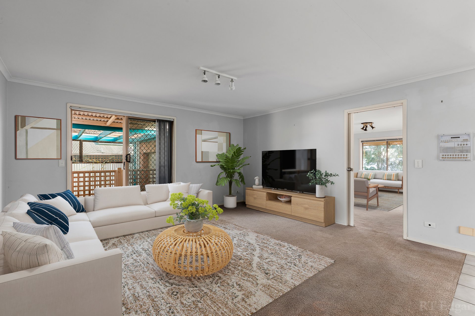 Property Gallery Thumbnail 3