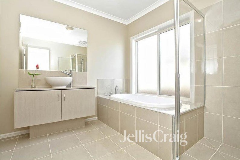 97 Malibu Boulevard, Point Cook image 5