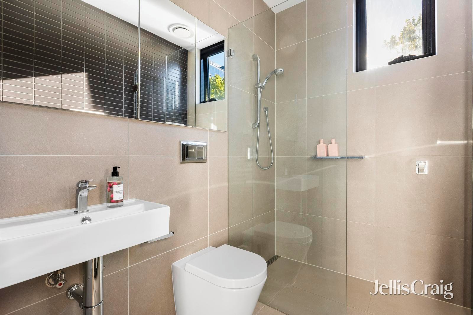 97 Nicholson Street, Abbotsford image 7