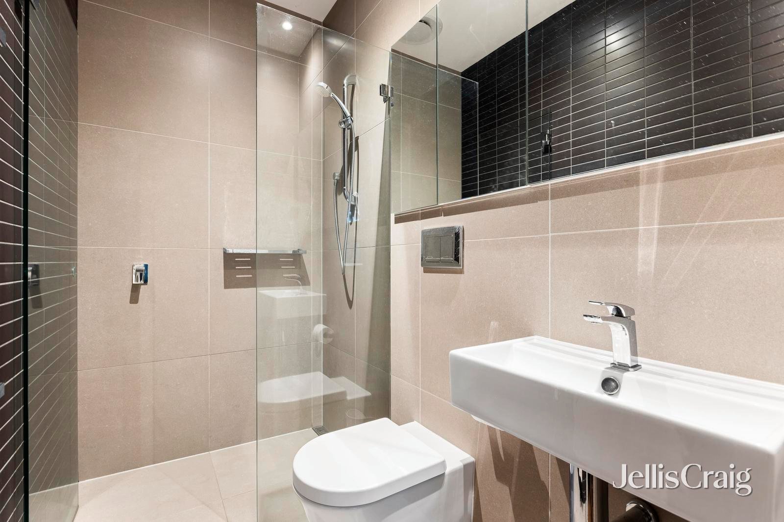 97 Nicholson Street, Abbotsford image 9