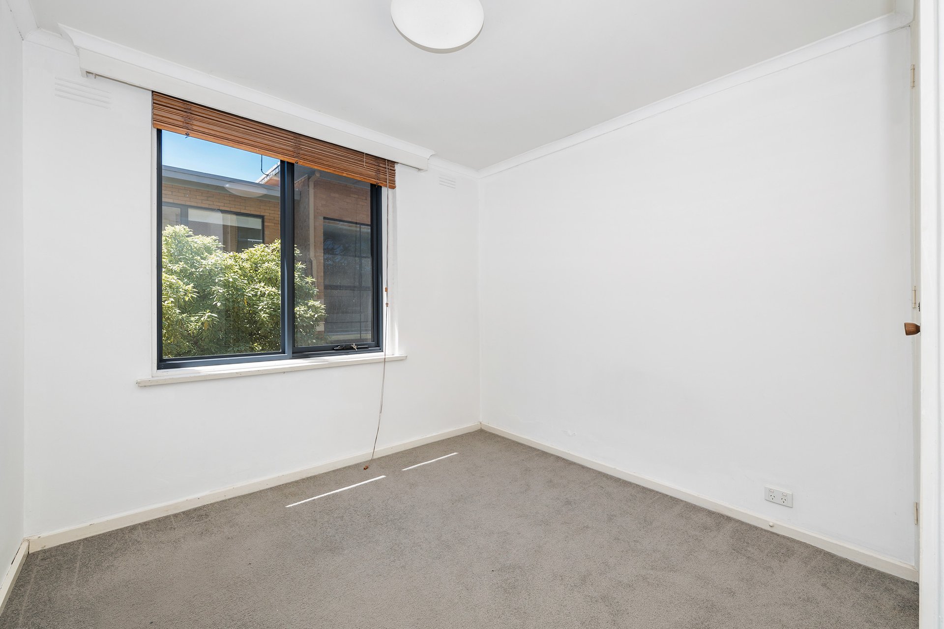 Property Gallery Thumbnail 6